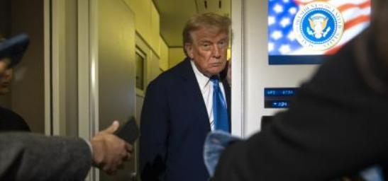 El presidente Trump a bordo del Airforce One le responde a un periodista respecto a lo que está buscando en el conflicto entre Israel