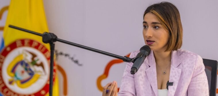 📰 Laura Sarabia alertó a la Procuraduría sobre graves riesgos del nuevo modelo de pasaportes propuesto por Petro