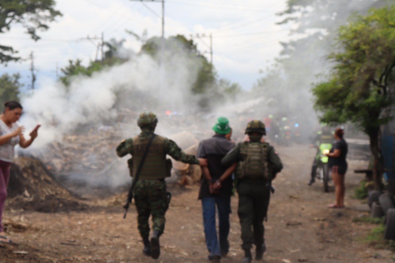 Producir carbón vegetal de manera ilegal es un delito. La Policía capturó a 10 personas