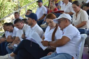 ALCALDESA KAROL MARTÍNEZ LIDERÓ CONSEJO COMUNITARIO EN SANTA RITA
